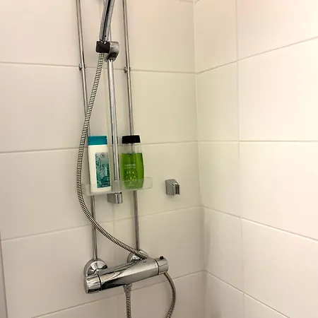 Tyylikaes Kaksio Keskustasta Parkkipaikalla,wifi Apartament